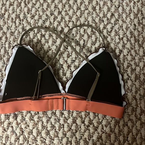 H&M swimsuit top, crosses in the back, size 2; worn once - Picture 2 of 2